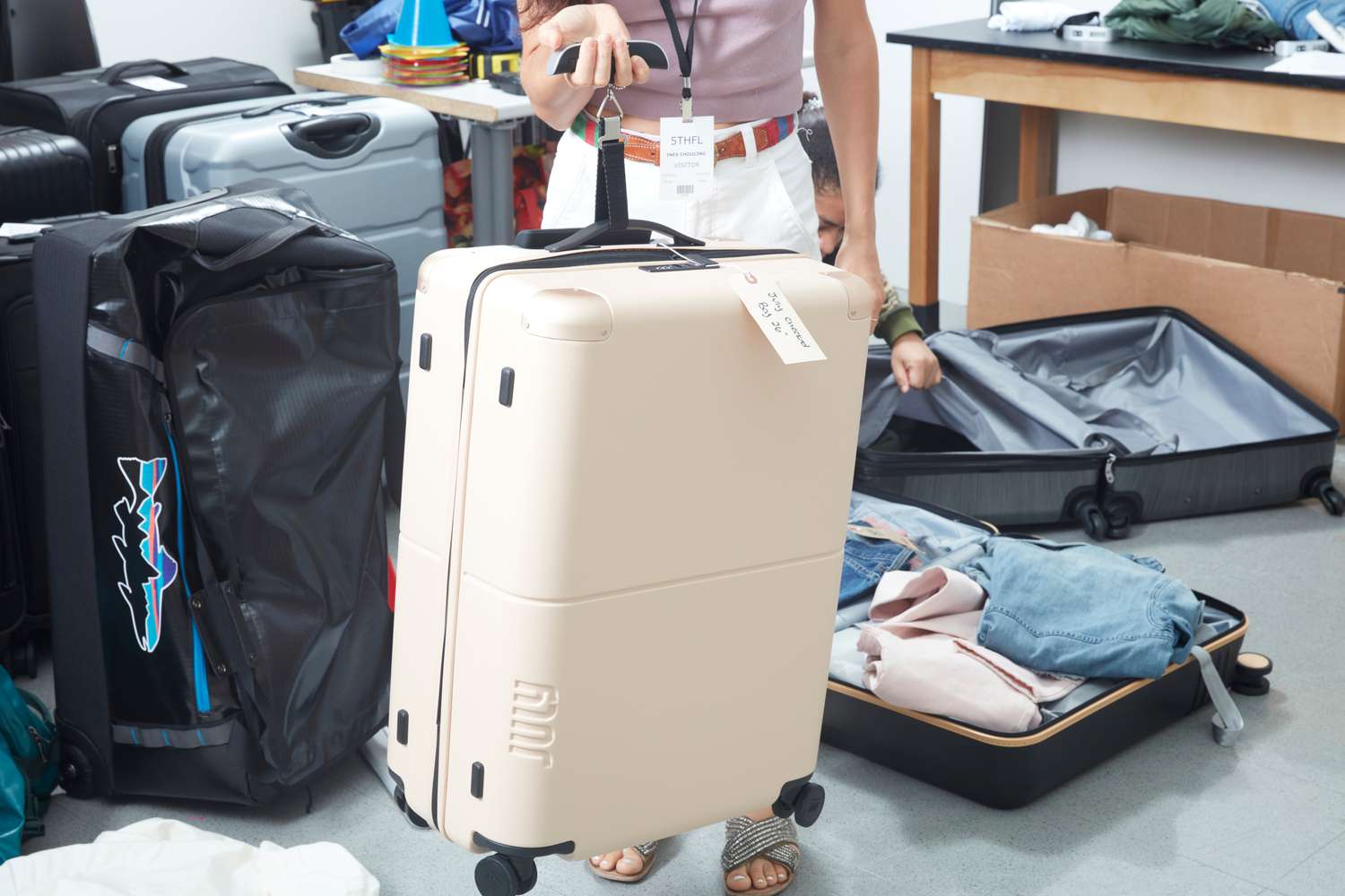 Suitcase Packing Hacks 2023 : All You Need To Know.