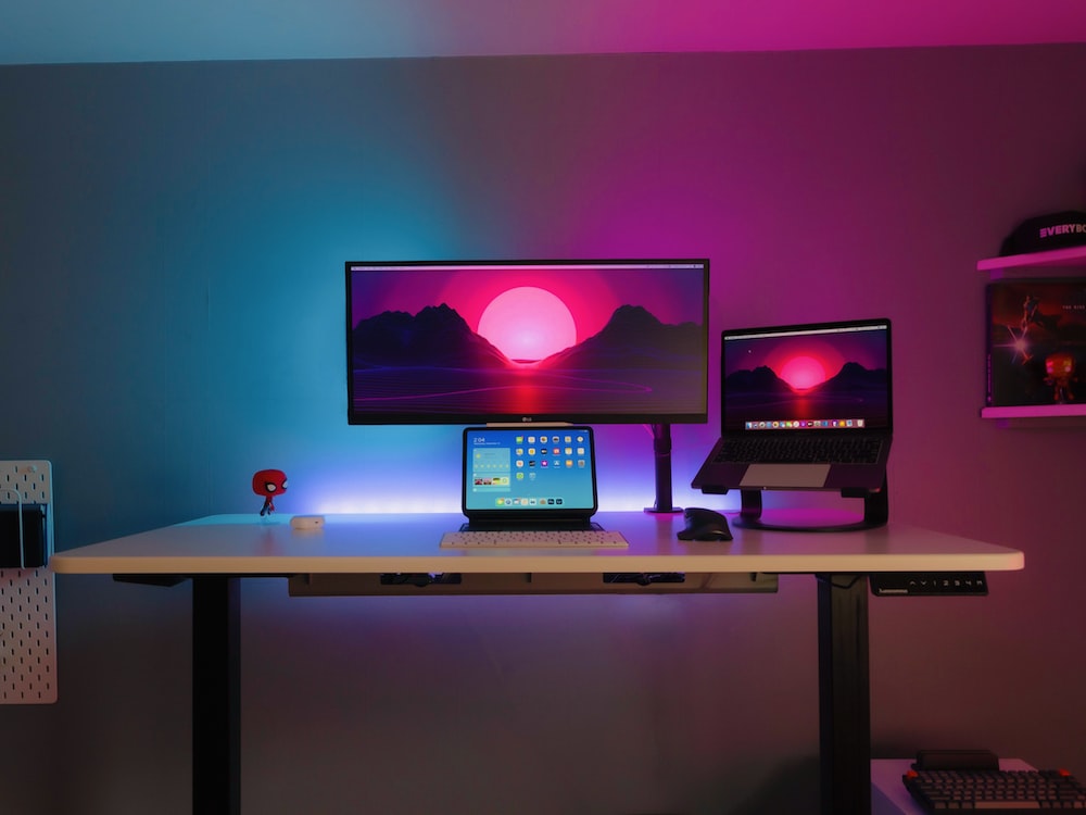 Choosing the Perfect Desktop Table for Your Home Office 2023